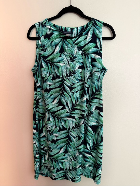 Tommy Hilfiger Dresses & Skirts - Tommy Hilfiger Black & Green Leaf Print Sleeveless Dress